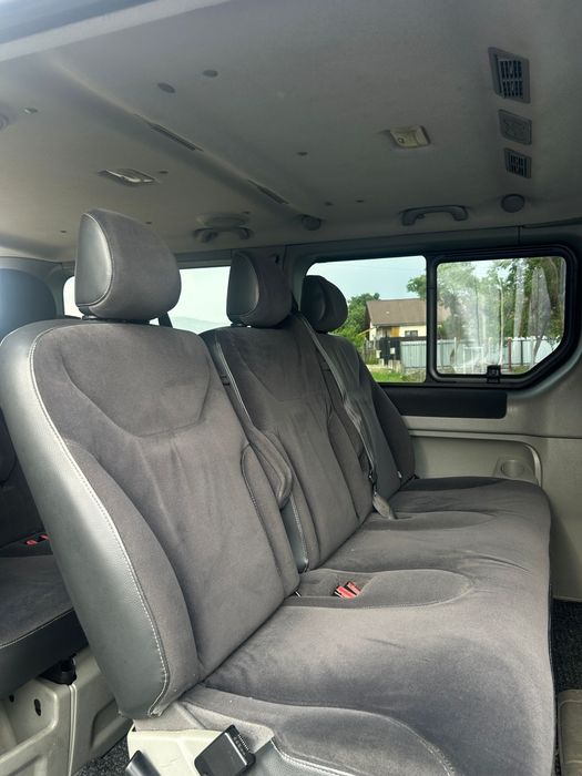 Vând Renault Trafic