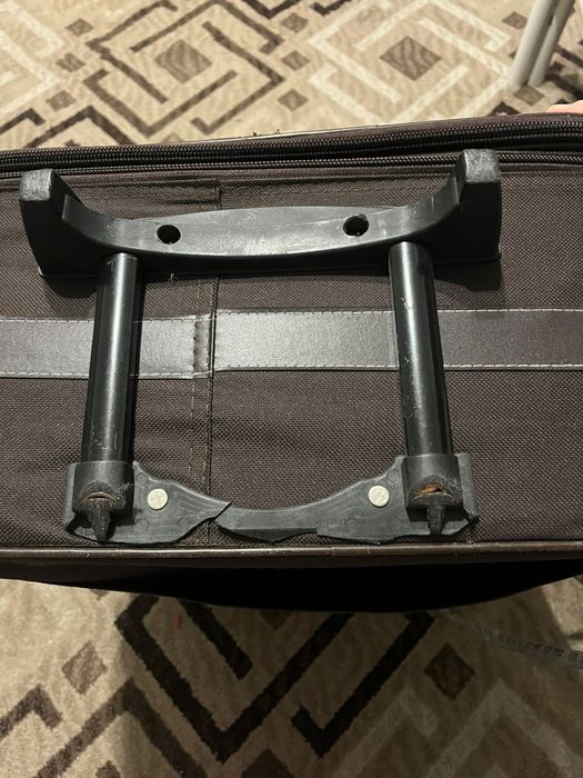 Чемоданы продам.бу5000тг