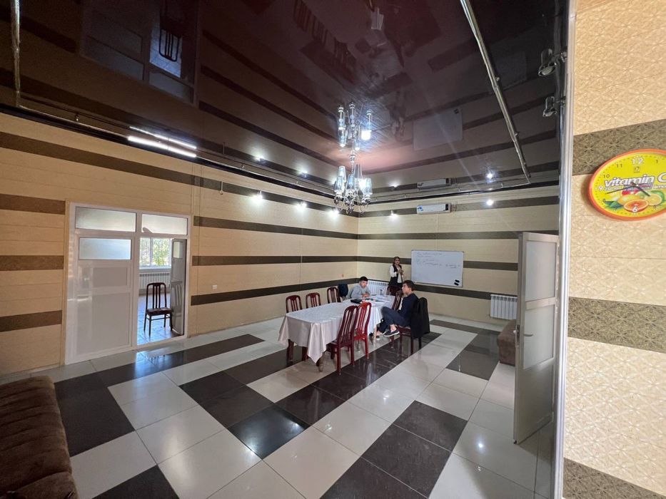 Noturar bino sotiladi