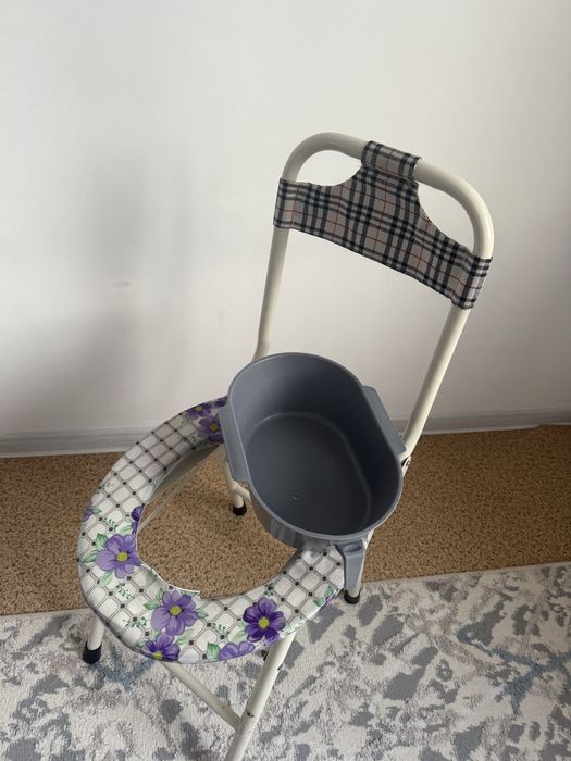 Стул туалет для пожилых/инвалидов