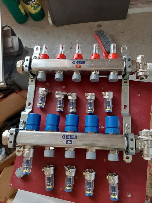 Distribuitoare incalzire în pardoseala