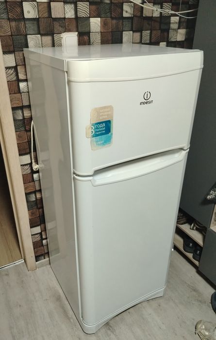 Продам Холодильник б/у