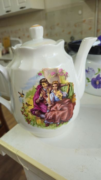 Чайник фарфоровая