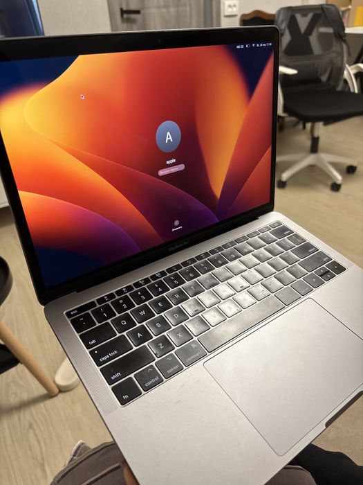 MacBook Pro 13inch intel core i5