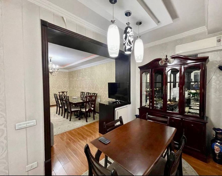 Квартира продается 3/3/4 на Ойбеке