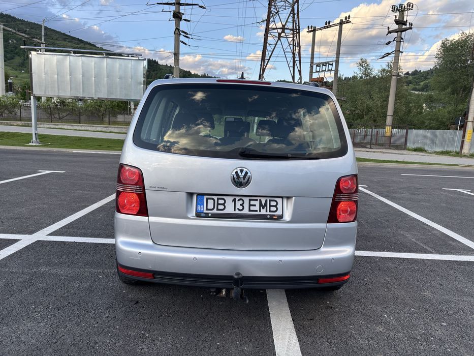 Vw touran facelift an 2009 motor 1,9 tdi 105 cp