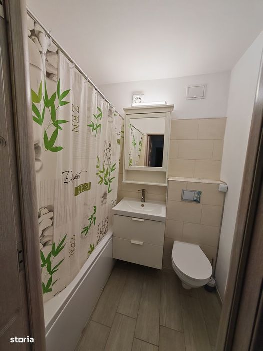 Apartament 3 camere semidecomandat