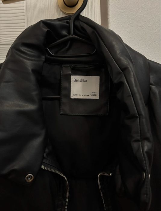 Vestă din piele BERSHKA