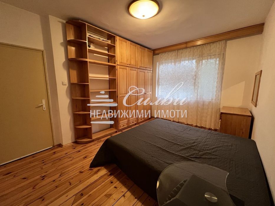 Етаж от ТУХЛЕНА къща на плоча - кв. ТОП Център!