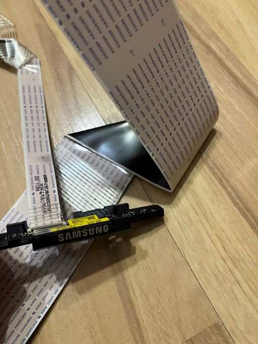 подсветка Wi-FI модул и тонколони за телевизор Samsung 43BU8072