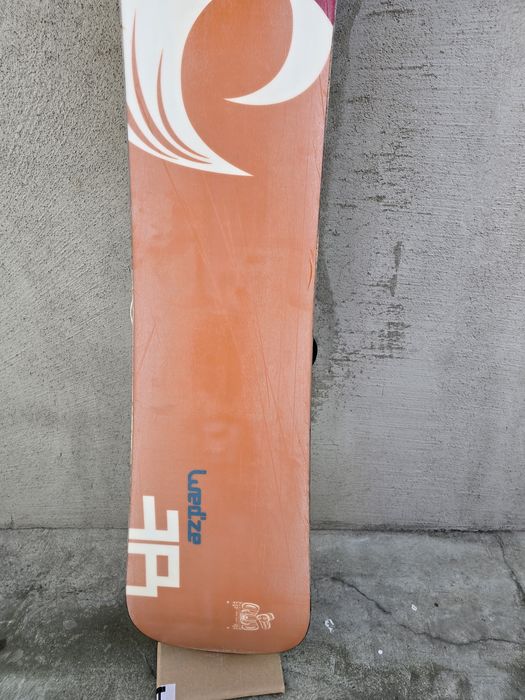 Vând snowboard wedze