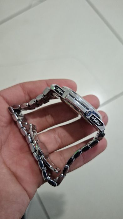 Продам часы Quartz