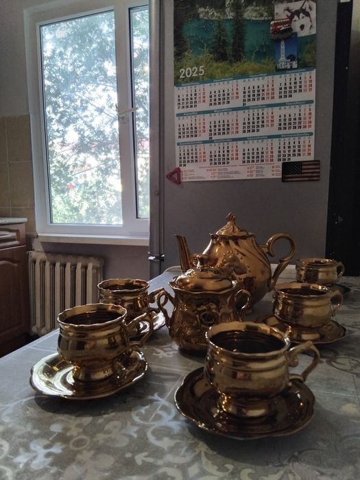 Продаётся чайный сервиз