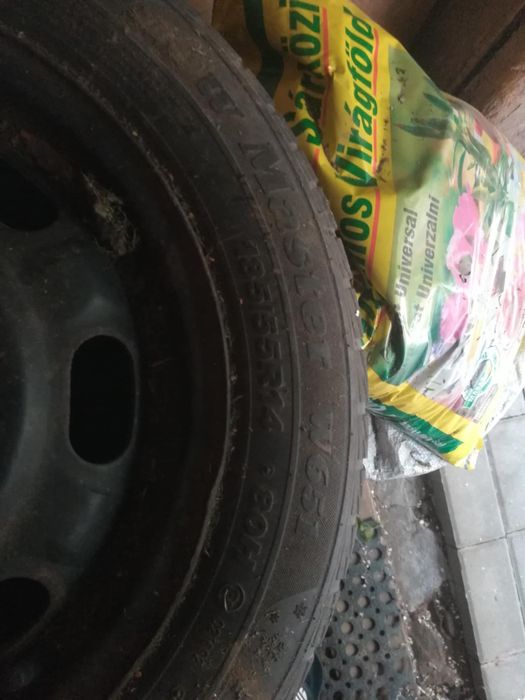 Jantă cu anvelopă de iarnă 185/55/R14 80H