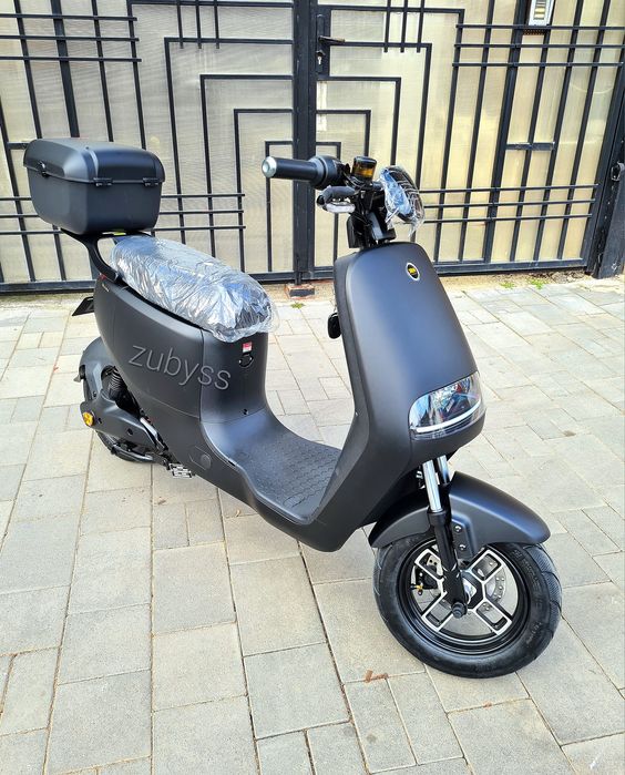 Scuter Electric 900W Baterie Lithiu 30Ah Autonomie 70-90km Full Led
