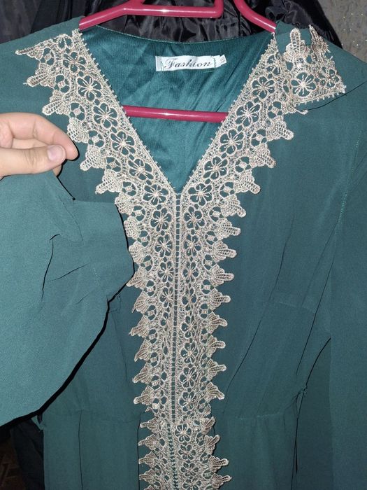 Продам платье   и юбки разные