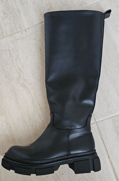 Черни дамски ботуши