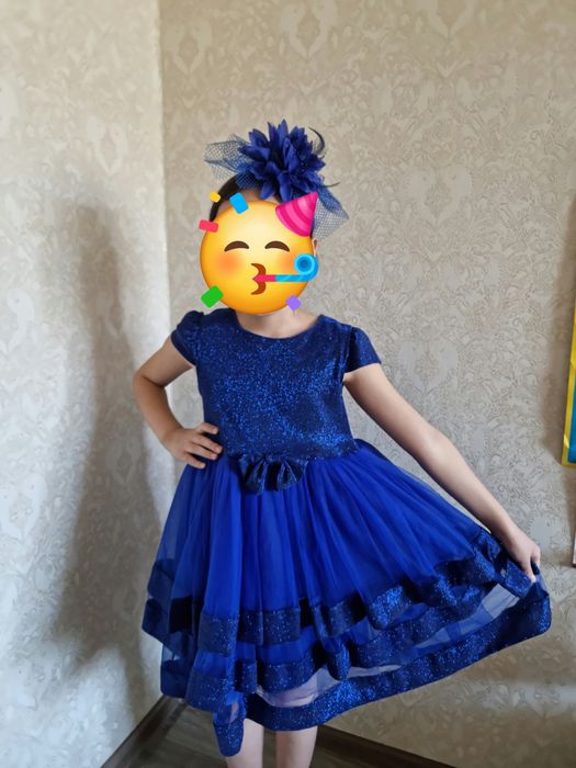 Детское платье белое и синие