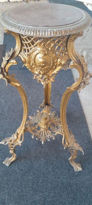 Подставка для цветов