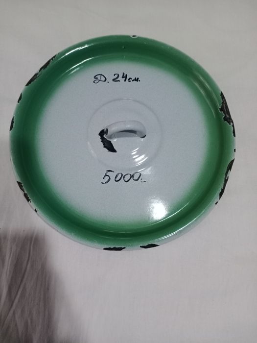 Крышки для кастрюль,баков,бидонов разные