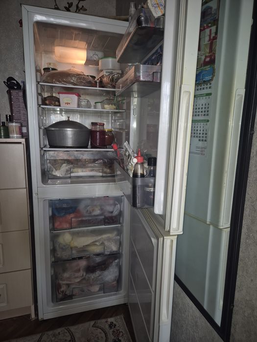 Холодильник самсунг б/у.