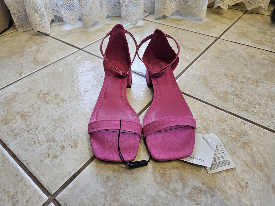 Дамски сандали Reserved