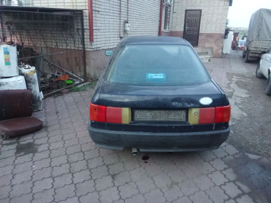 Продам Ауди 80 б3 на разбор.