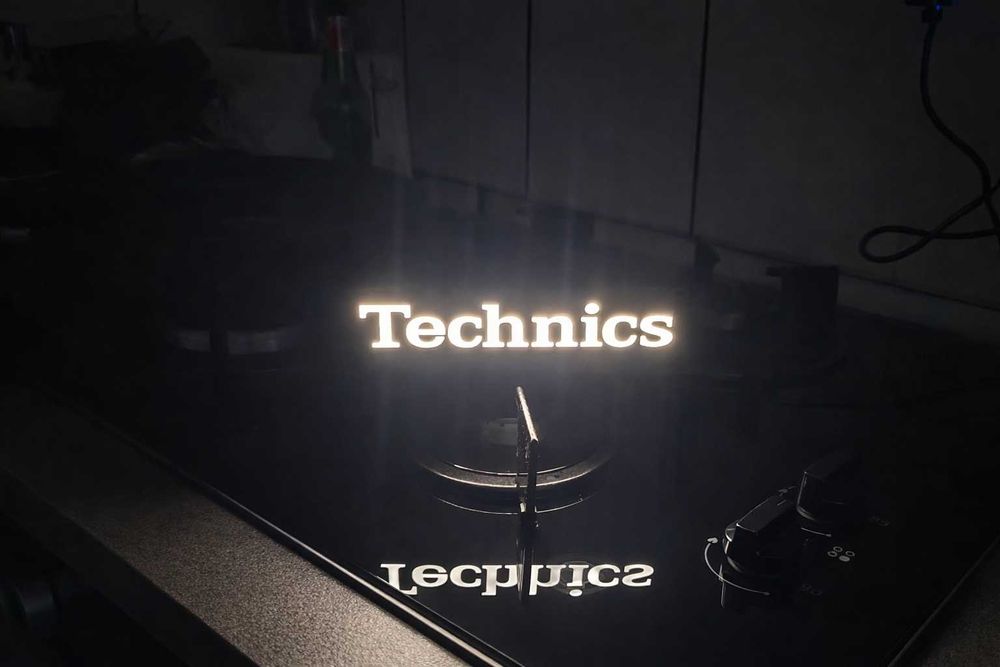 Sigla Technics luminata (Pioneer, Sony, Panasonic, Marantz, etc)