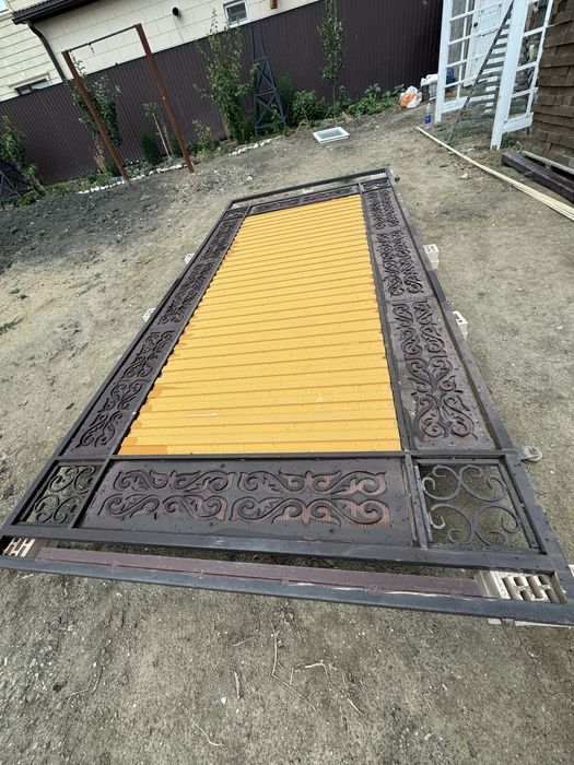 Варота откатные с калиткой.