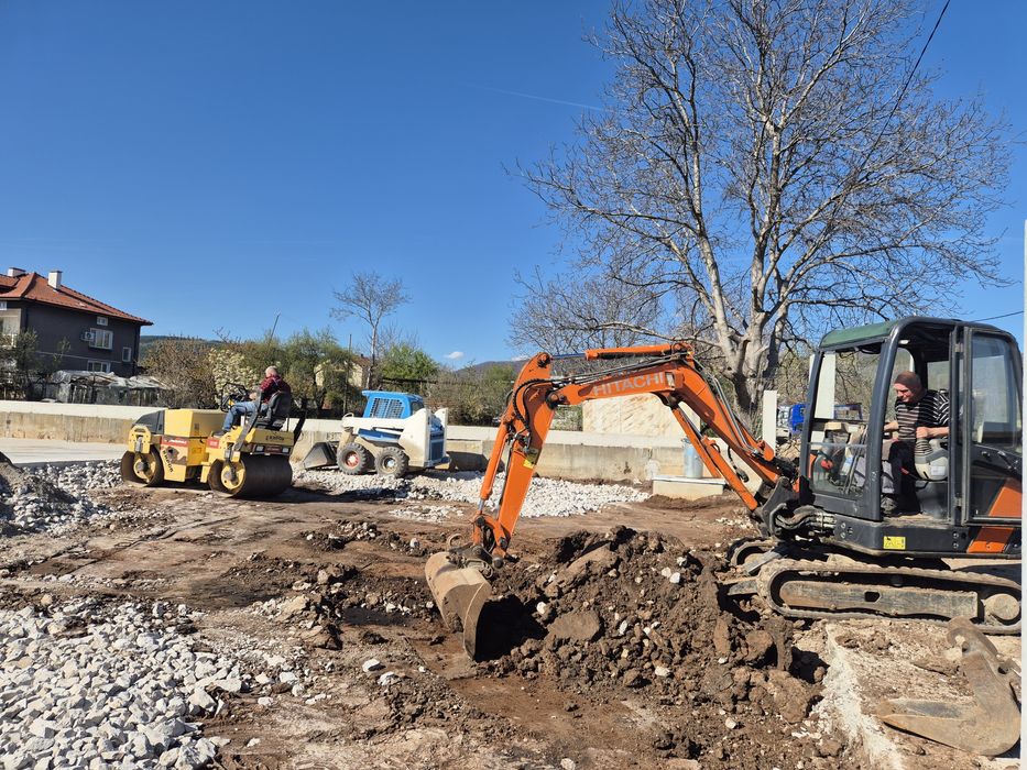 Услуги с мини багер. Хидравличен чук 150 кг,