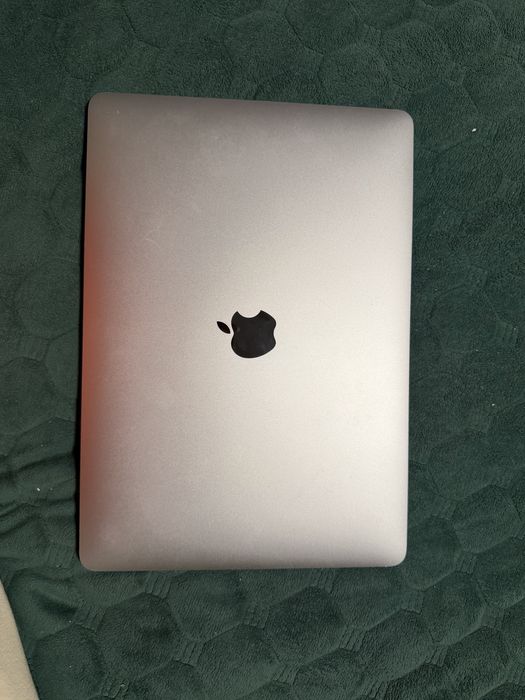 Macbook air m1 2020 97% baterie