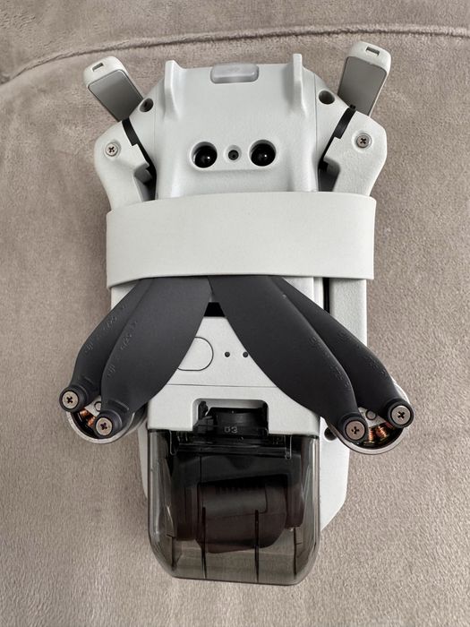 Dronă DJI Mini 2 Fly More Combo – Stare Impecabilă, doar testata , Pachet Complet + Filtre