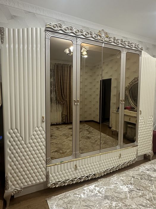 Продается спальный гарнитур