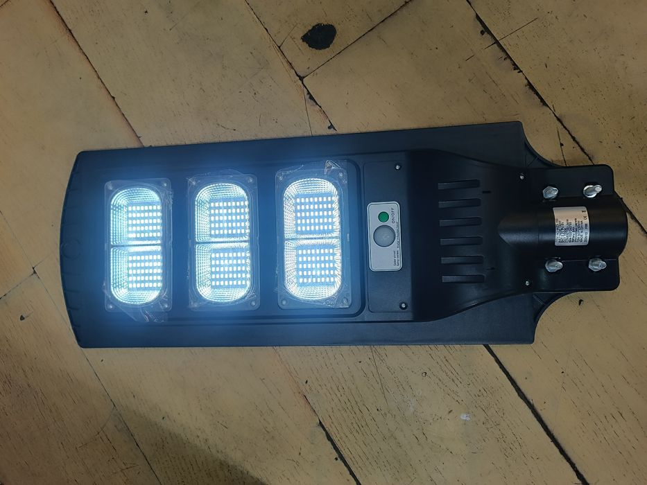 Quyosh panelli yoritgich, Solar led, ko'cha chiroq, Projektor, led