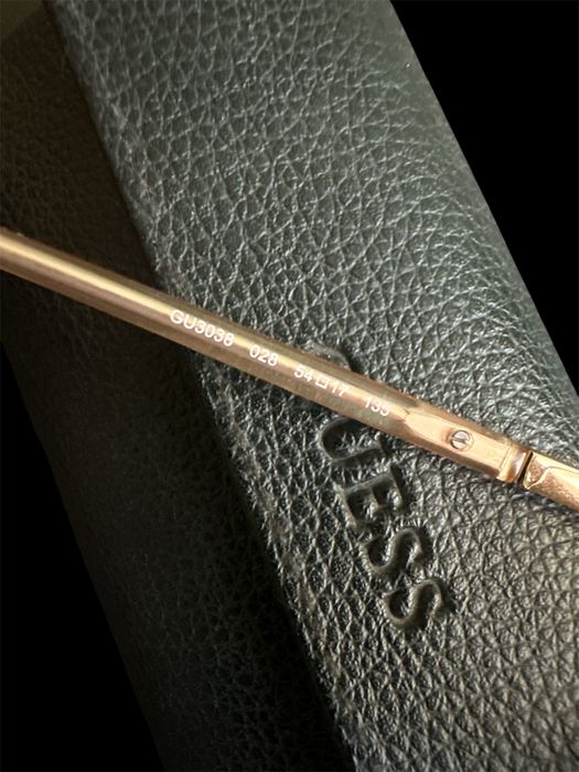 Слънчеви очила Guess