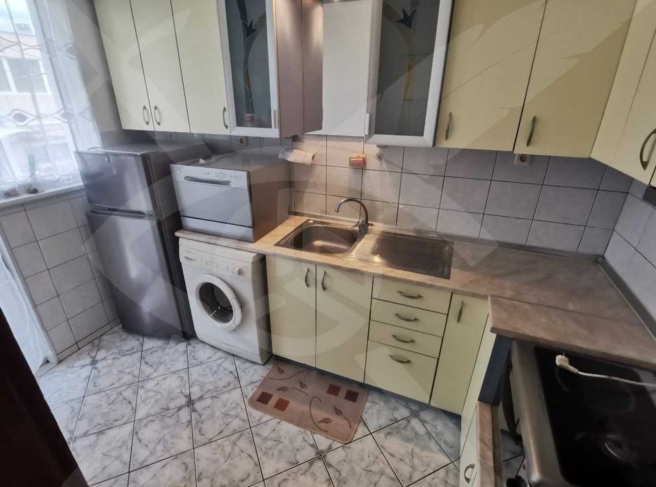 Продава се Тристаен апартамент в Бургас, Център - 90 кв.м за 1989 €/кв.м - Снимка #2
