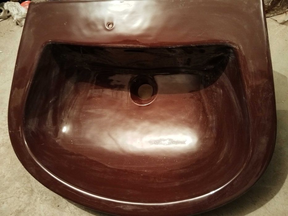 Нови фаянсова мивка,  тоалетна чиния и капак за тоалетна