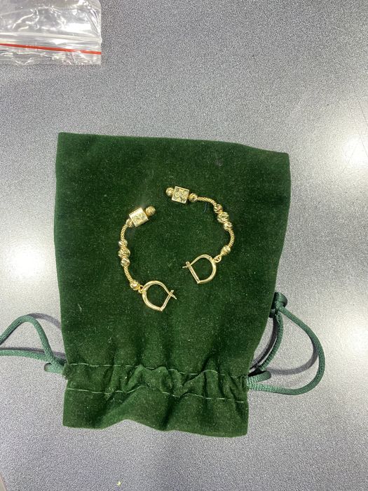 4.77 zirak Louis Vuitton Золото