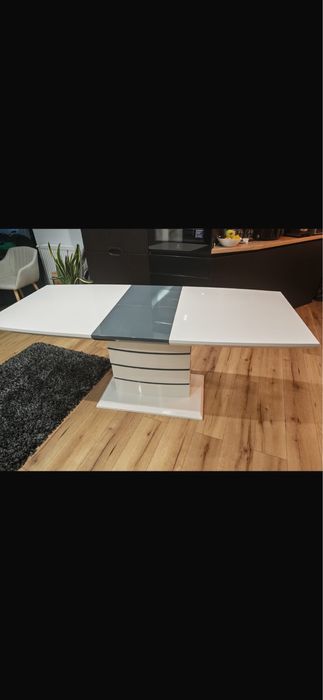 Masă extensibilă modernă alb lucios – 1,40 m / 1,60m
