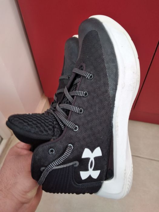 Mаратонки Under Armour номер 40