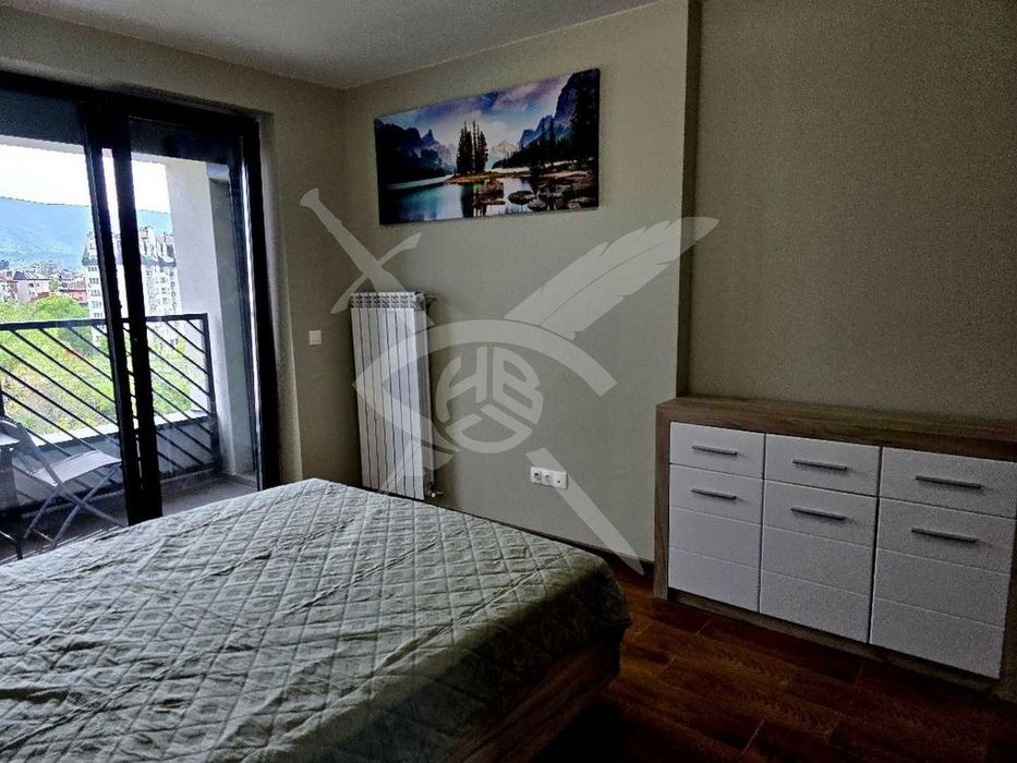 Дава се под наем Двустаен апартамент в София, Център - 79 кв.м за 947.58 € - Снимка #2