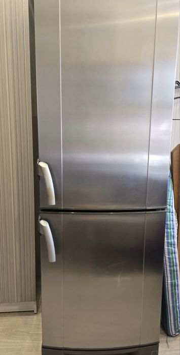 Продам холодильник Electrolux