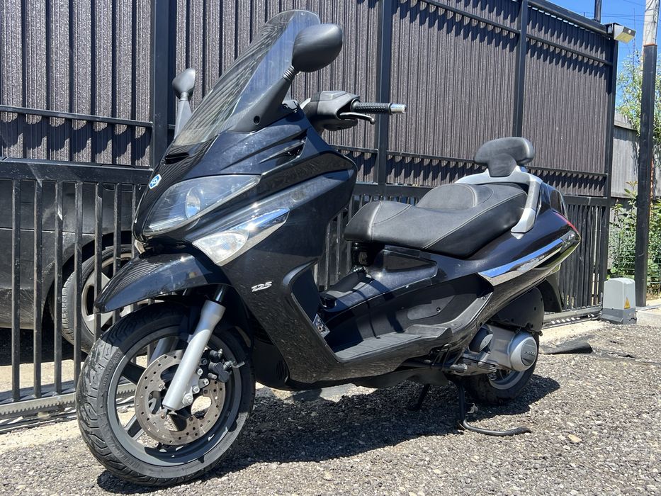 Scuter Piaggio X-evo