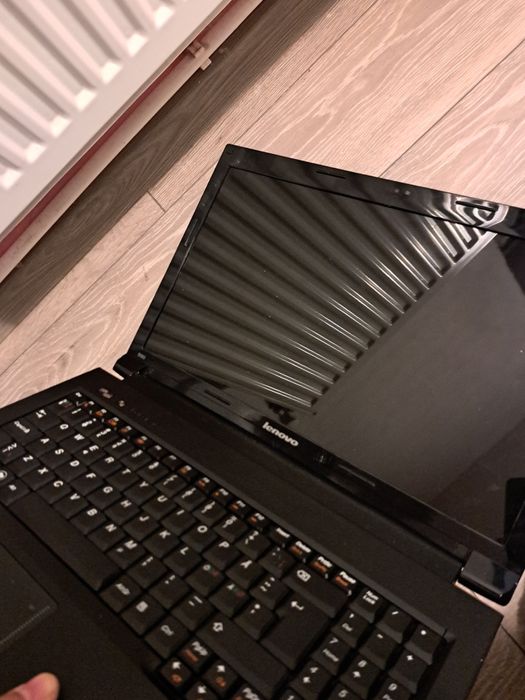 Vand Laptop Lenovo i3 impecabil