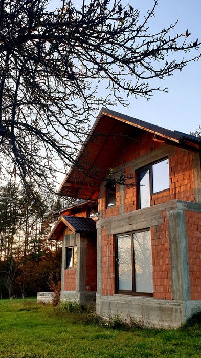 Casă la roșu in judetul Arges