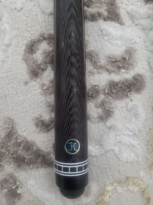 Биляард кий королев