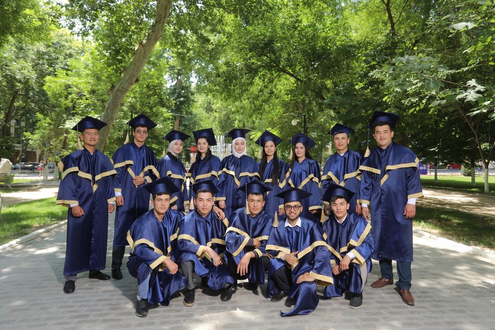 Mantiya , mantia , bitiruv kiyimi , libosi biiruvchi