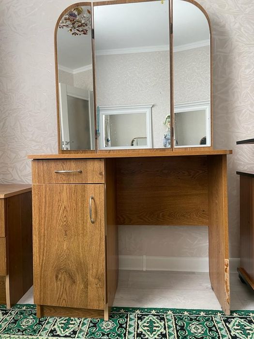 Спальный гарнитур