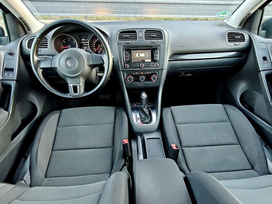 Volkswagen Golf 6 Diesel \Cutie automata DSG\

Import din Germania