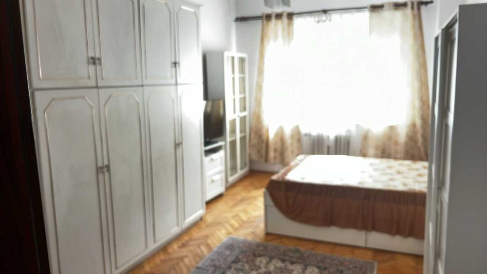 Дава се под наем Двустаен апартамент в София, Център - 83 кв.м за 816 € - Снимка #2